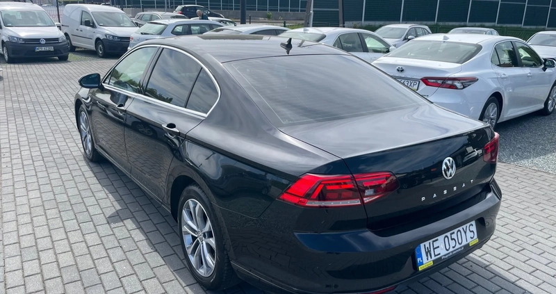 Volkswagen Passat cena 64900 przebieg: 188000, rok produkcji 2019 z Tuczno małe 326